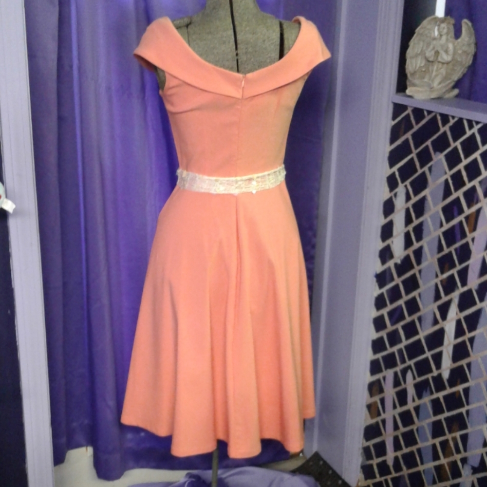 Dress - Picture 2 of 2
